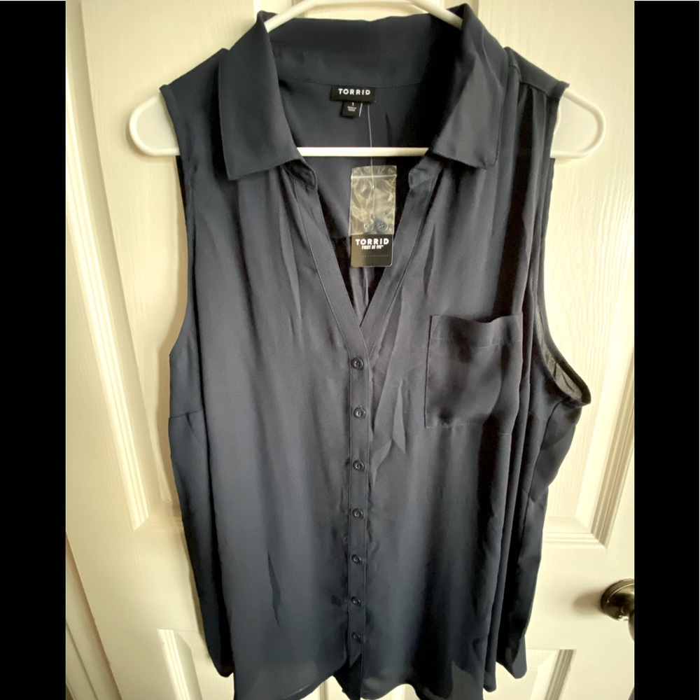 NWT Torrid Size 1 Navy V-Neck Blouse